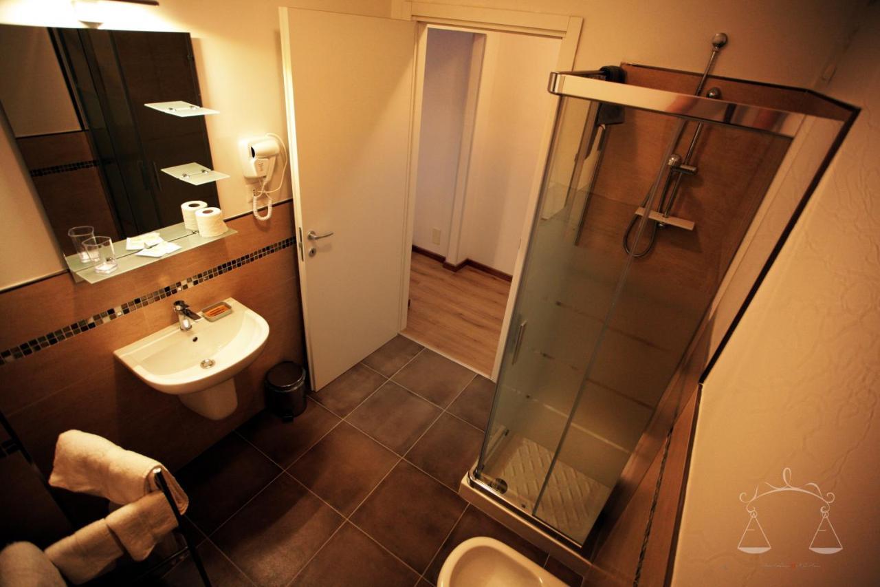La Libra Rooms Cagliari Bagian luar foto